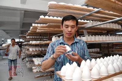德化陶瓷產(chǎn)業(yè)提檔增效 技術(shù)推廣與軟件開發(fā)雙輪驅(qū)動(dòng)